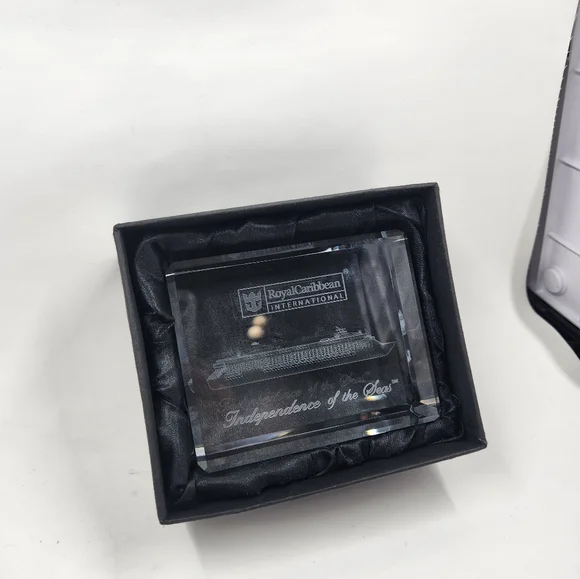 Royal Caribbean Independence of the Seas 3D Etched Crystal Block Paper Weight